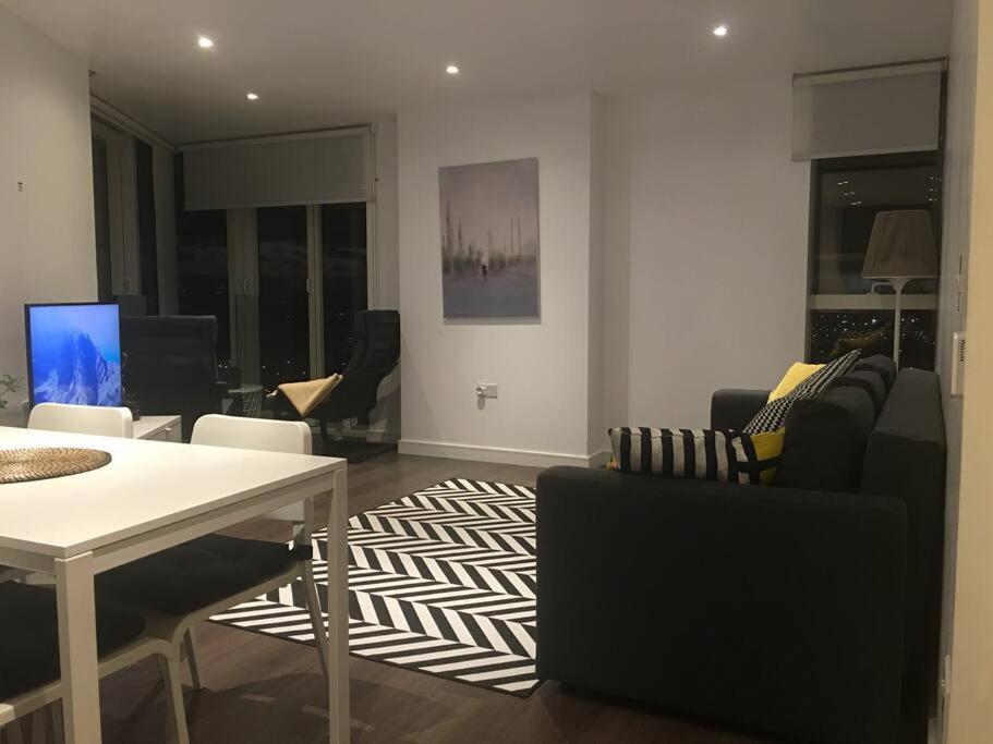 Grand Serviced Apartment***** Croydon Luaran gambar