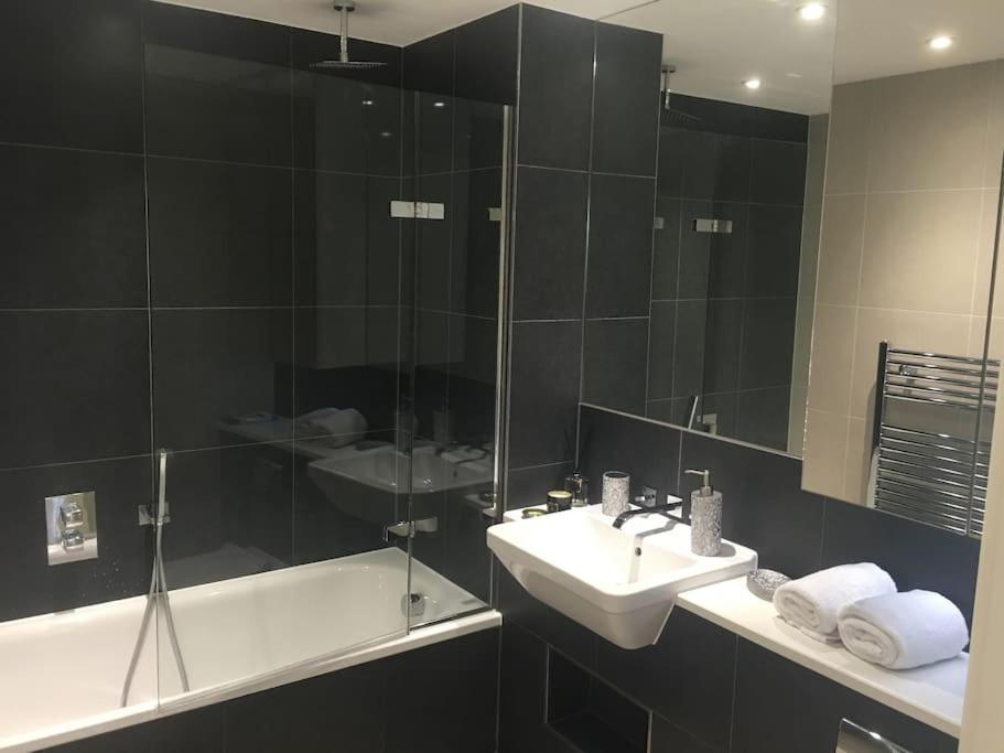 Grand Serviced Apartment***** Croydon Luaran gambar
